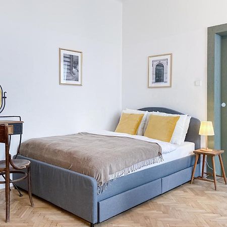 Turnkey I Vintage Terrace Apartment Prague Extérieur photo