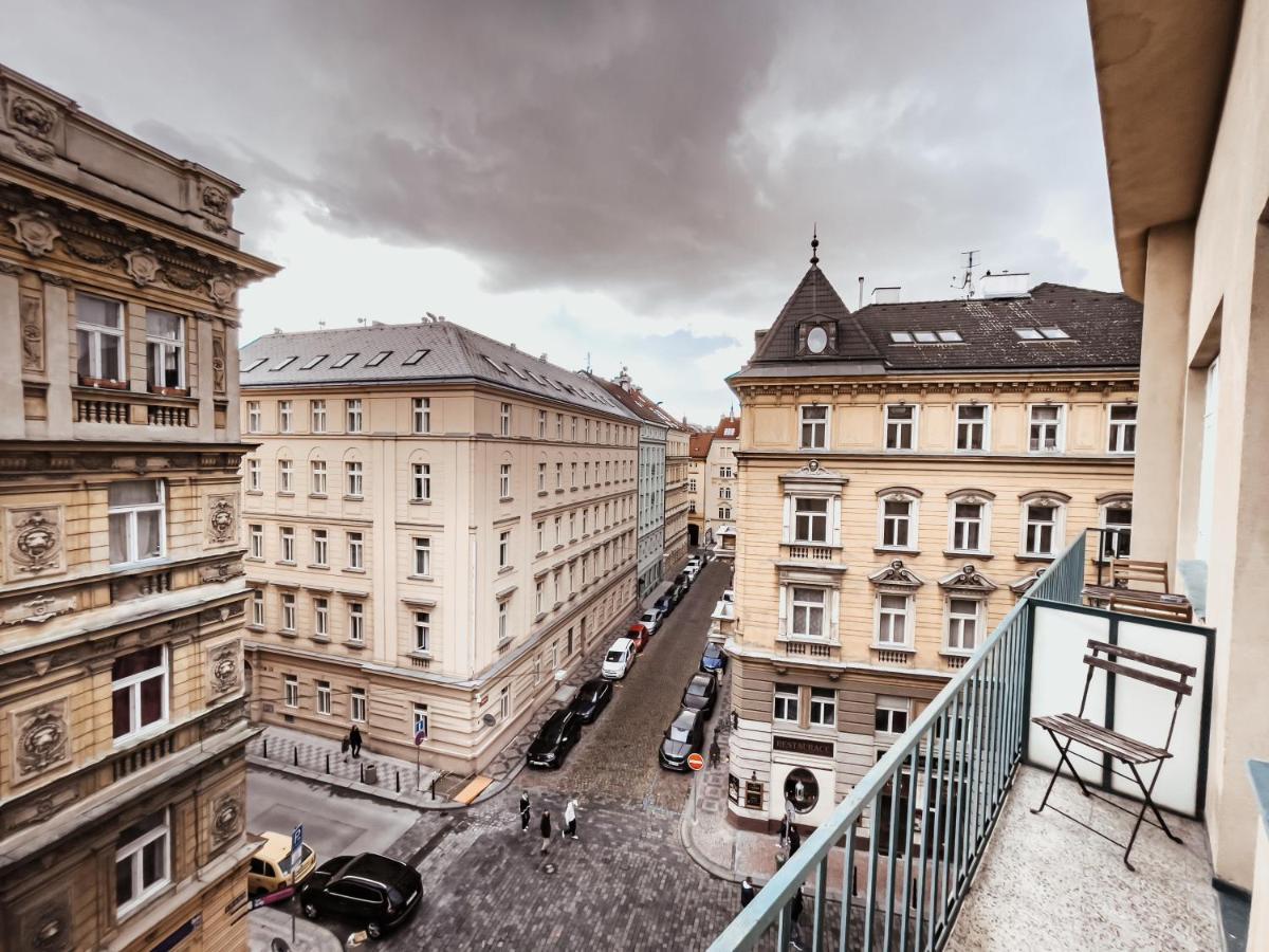 Turnkey I Vintage Terrace Apartment Prague Extérieur photo