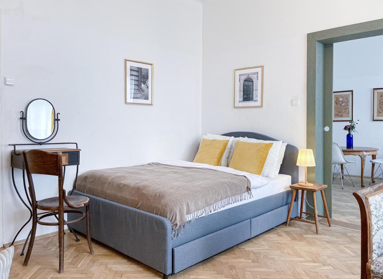 Turnkey I Vintage Terrace Apartment Prague Extérieur photo