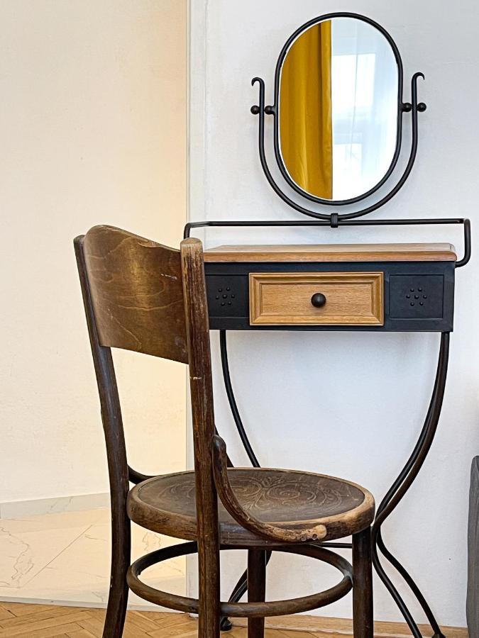 Turnkey I Vintage Terrace Apartment Prague Extérieur photo