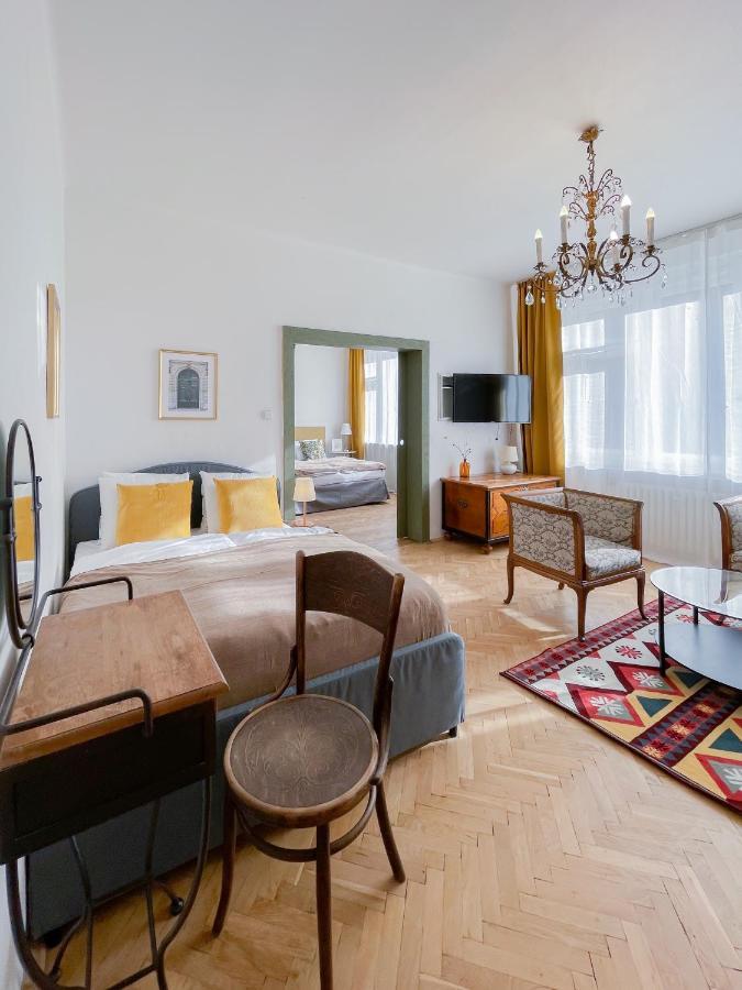 Turnkey I Vintage Terrace Apartment Prague Extérieur photo